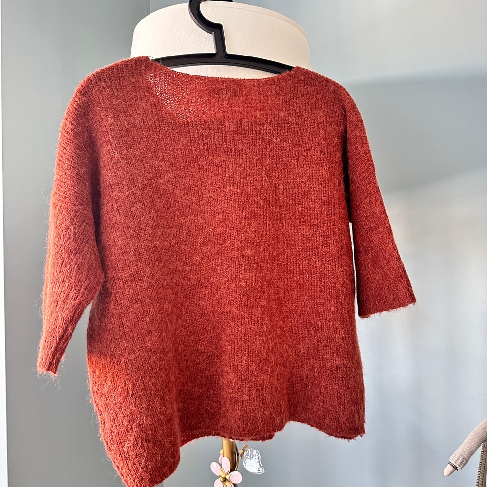 Elegant Women's Burnt Orange Sweater - Picture 4 of 4